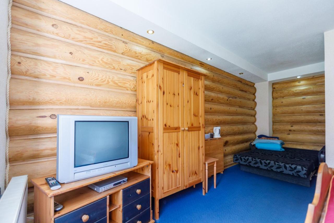 Viesu Nams “Dimantu Ferma” Hotel Ikšķile Exterior foto