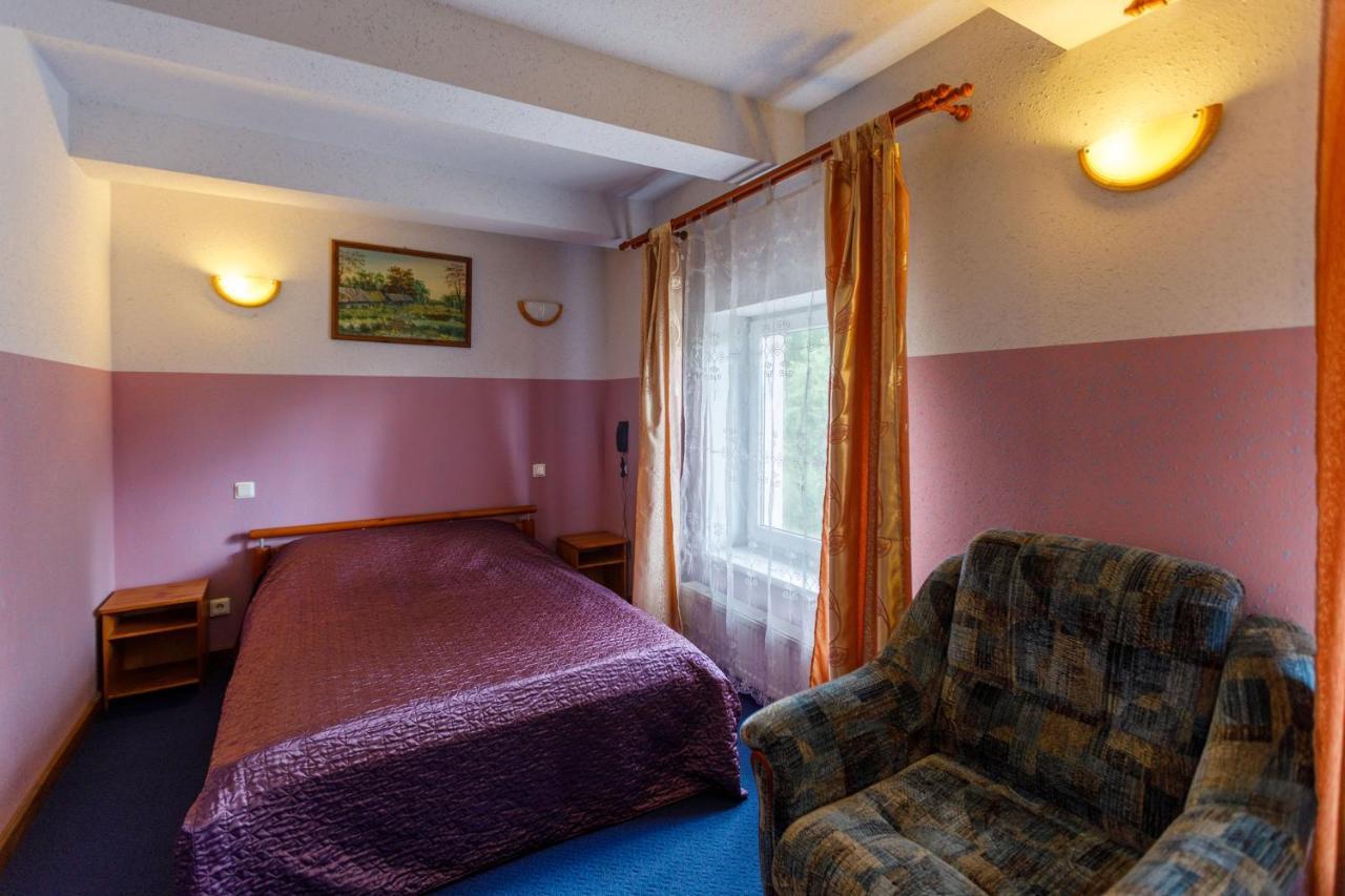 Viesu Nams “Dimantu Ferma” Hotel Ikšķile Exterior foto