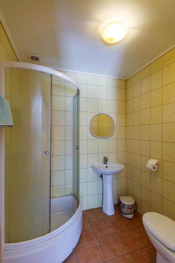Viesu Nams “Dimantu Ferma” Hotel Ikšķile Exterior foto