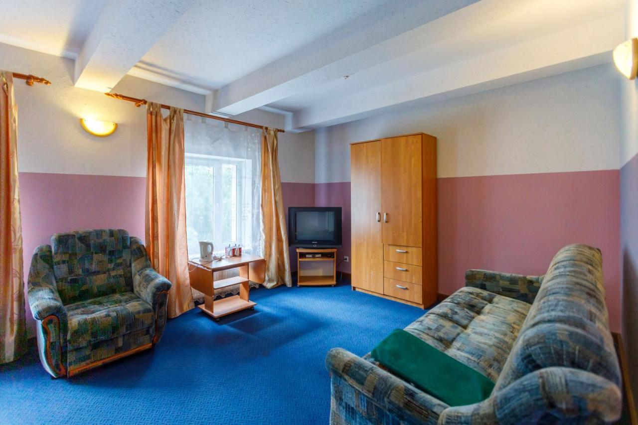 Viesu Nams “Dimantu Ferma” Hotel Ikšķile Exterior foto